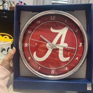 The Alabama Crimson Tide NCAA Round 12" Chrome Clock NEW